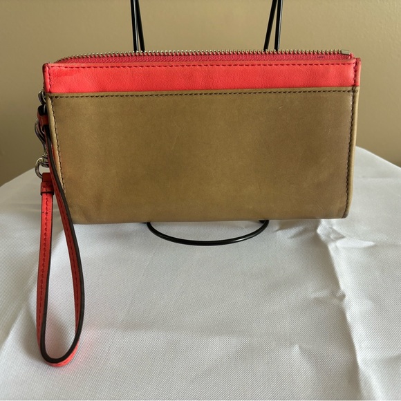Coach wristlet used good condition - Picture 10 of 17